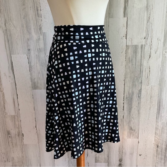 LuLaRoe Azure Skirt - Picture 3 of 10